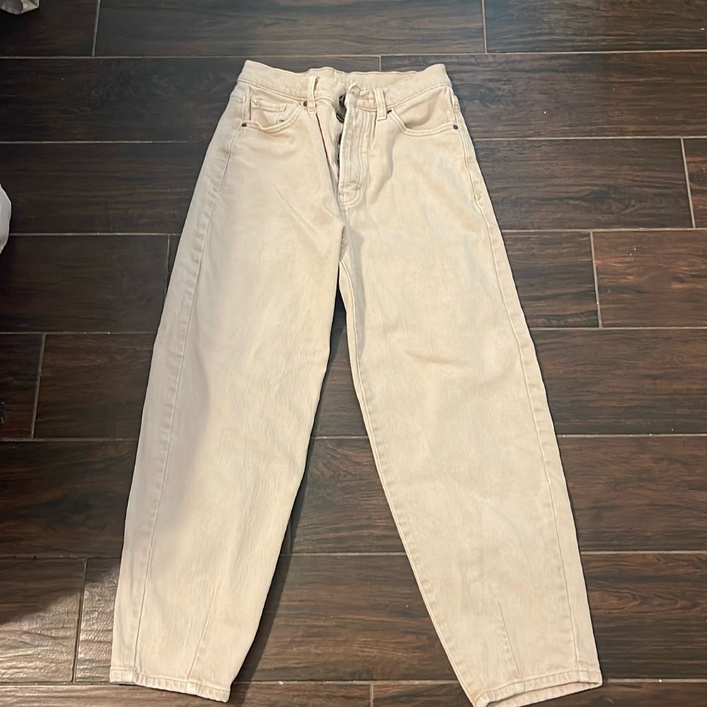 Women’s size 2 khaki jeans alla